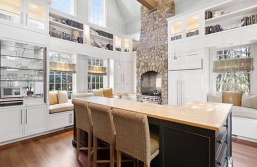 Egypt Lane Historic District House | Luxurious coastal living nestled just steps from EH Village - no car needed!
