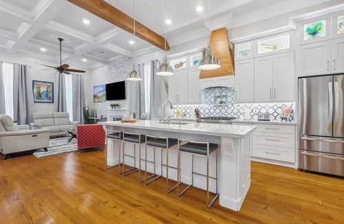 Mid-City House | Luxurious Mid City Classic Home On Streetcar Line Free Parking
