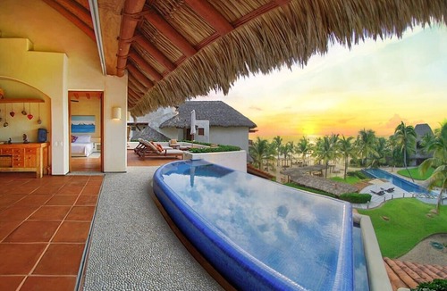 Zihuatanejo Villa | Luxurious Oceanview Penthouse in Playa Blanca