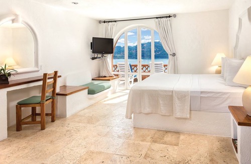 Almacen Apartment | Luxurious Studio Suite at WorldMark Zihuatanejo