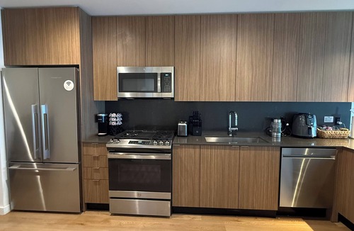 New Rochelle Apartment | Luxury 1-bedroom apartment in New Rochelle with stunning water views.