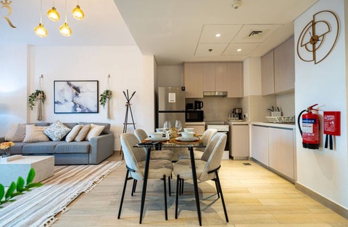 Abu Dhabi Apartment | Luxury 1BR at Waters Edge | Yas Island Escape