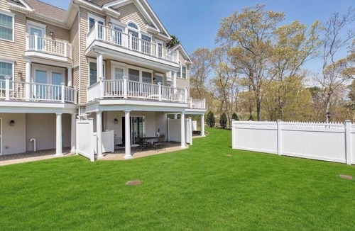 Hampton Bays House | Luxury 2 bedroom townhome in Hampton Bays, NY , water views in gated community.