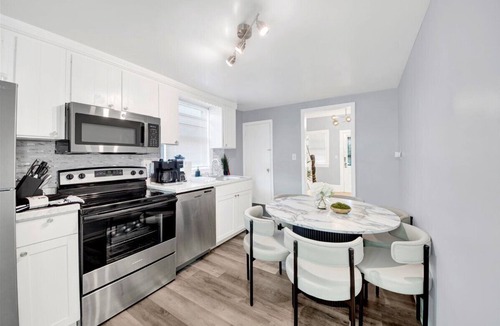 Bryn Mawr House | Luxury 3BR Retreat with Game Room/Backyard Pergola/Fireplace & Free Parking