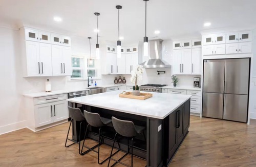 Charlotte House | Luxury 5BR Charlotte Home, Near uptown & Airport!