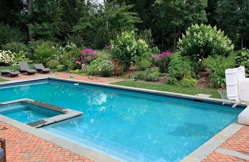 Westport House | Luxury Coastal Estate, 7min to NYC train & beach. Heated pool & amazing gardens
