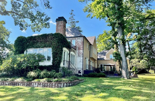Rye House | Luxury Family Getaway Steps From the Water. Easy Soccer World Cup/NYC Access!