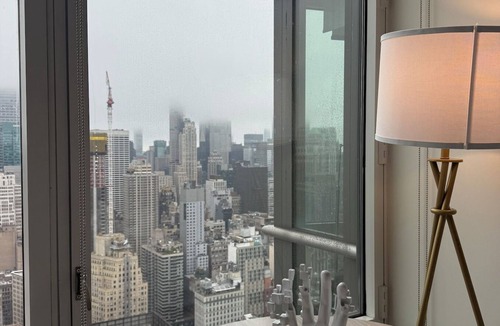 Midtown Apartment | Luxury High Rise Apt - Unbeatable skyline view