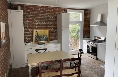 Faubourg Lafayette Cottage | Luxury Newly Renovated Carriage House in Lower Garden District