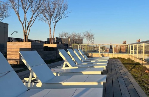 Queens Apartment | Luxury NYC Studio Getaway with Amazing Views