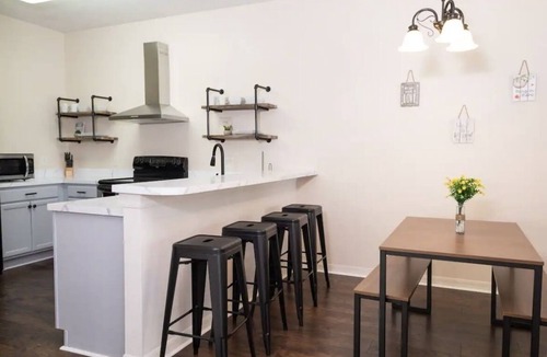 Calabay Parc House | Luxury Orista villa with pool, sleeps 10! Five Bedrooms with Four Full bathroom
