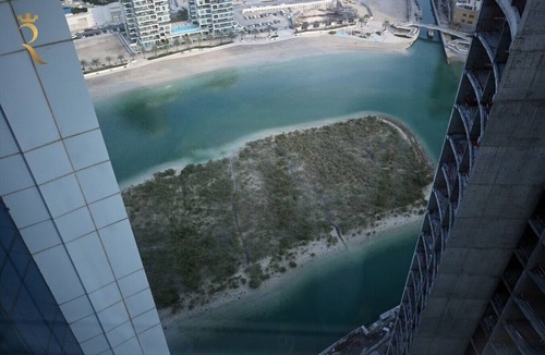 Abu Dhabi Apartment | Luxury Studio at Hydra C6 | Views & Prime Access