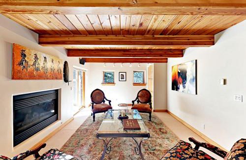 Intermountain House | Luxury Vail Family Retreat | Fire Pit, Mountain Views & Sleeps 11