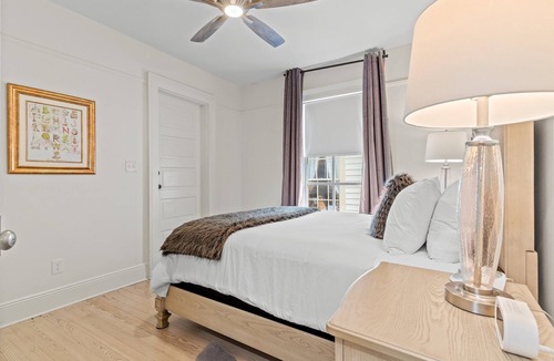 Uptown Historic District Apartment | Magazine Street Gem: Uptown 6BR, 4BA, Balcony, Pool, Backyard - Exclusive NOLA experience