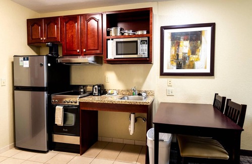 Oakdale Hotel | MainStay Suites Coralville - Iowa City