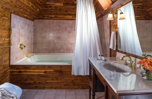 Norfolk Bed & Breakfast | Manor House Inn