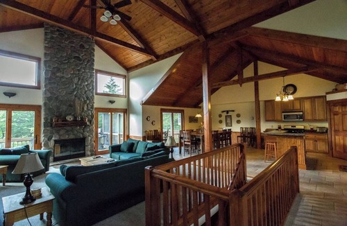 The Galena Territory House | Marvelous Home Away From Home, 4 + 5 Bdr Nxt Dr - Lrg Group Gathering -With Hot Tubs