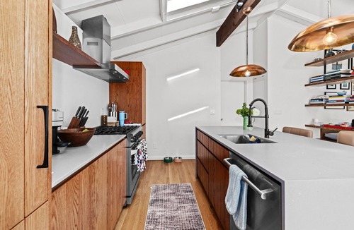 East Hampton North House | Mid-Century Modern Amagansett Ranch Style Home - 4 Min Drive to Beach
