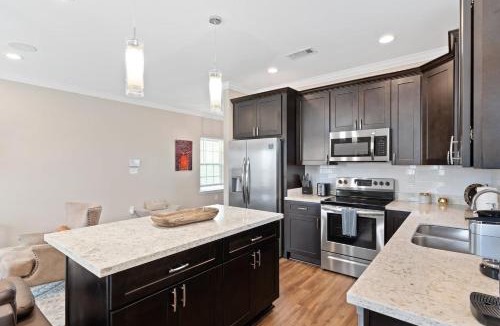 Tulane - Gravier House | Mid-City pool condo - 4BR near French Quarter