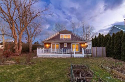 Newport East House | Middletown Bungalow w/Hot Tub and Private Yard - RIBryan Properties