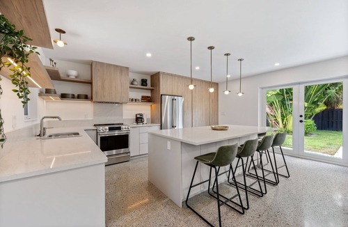 Old Northwood House | Minimalist Luxury in Historic WPB-Great Location Near Town, Beach, Sites!