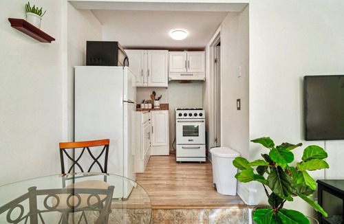 Prospect Park Apartment | Modern, 1BR APT With Parking , 25 min to MET LIFE , 30 min to NYC