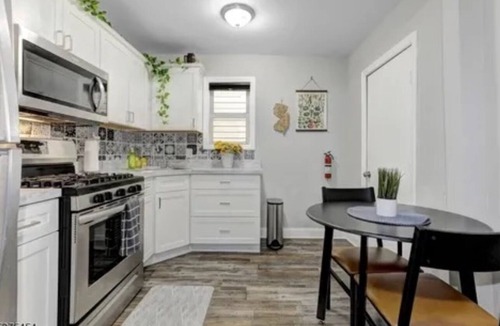 Forest Hill House | Modern 2BR Near NJIT, Rutgers & Newark Airport – WiFi + Laundry