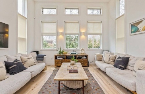 Clearwater Beach House | Modern and fully equipped 4-bedroom house in East Hampton