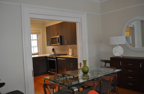 Williamsburg House | Modern and renovated, three-story townhouse in Williamsburg - prime location