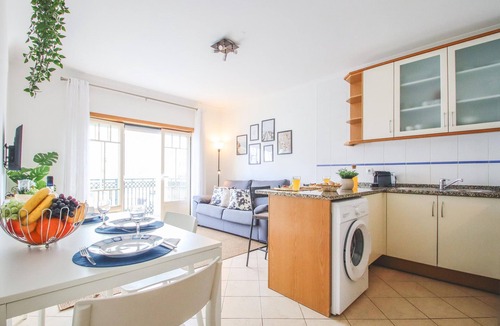 Montechoro Apartment | Modern apartment near Albufeira centre