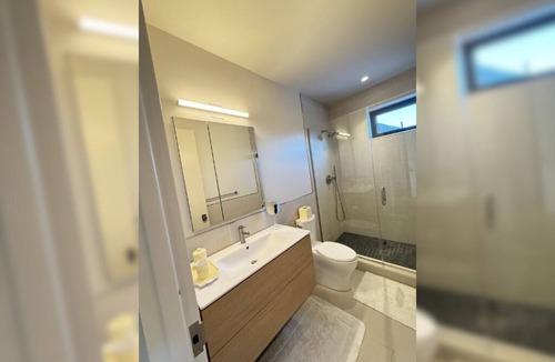 Bridgehampton Apartment | Modern Bridgehampton 2BR & 2BA Loft TVs Laundry AC