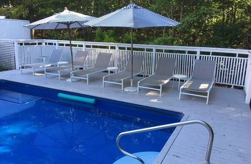 Village of East Hampton House | Modern Home on1.4 acres. 5 min to village