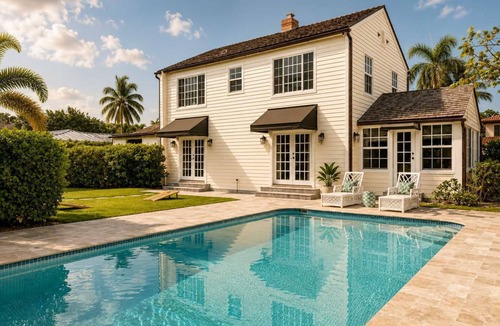 Southside House | Modern home w/heated pool, BBQ & casita
