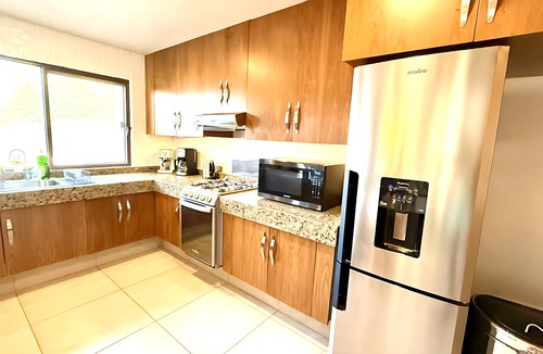 San Antonio Tlayacapan House | Modern Ajijic 2 Bed Home-Fantastic Location-Bikes-Gym-Pickleball Court-Golf Cart