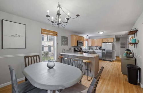 Manchester House | Modern Open Concept 4 Bed 2,5 Bath Mid to LongTerm Private Single Family Home