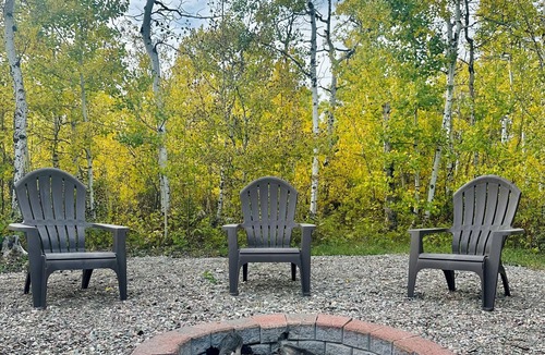Babb Cabin | Modern & private, 1-bedroom cabin close to Many Glacier & Going-to-the-Sun Road.