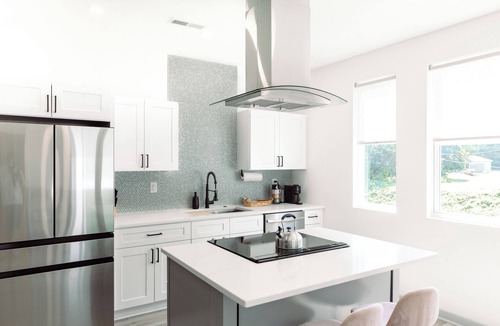 Charlotte House | Modern Private 3BR w/ensuites & Garage in Charlotte mins from Airport & Uptown