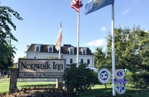 Norwalk Hotel | Monthly Stay - Private 1 King Bedroom