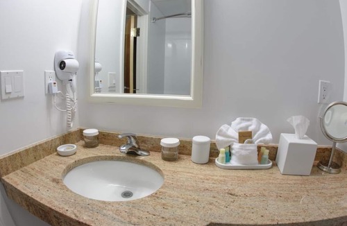 Norwalk Hotel | Monthly Stay - Private 2 Queen Bedroom