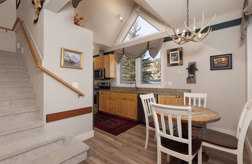 Saddle Ridge House | MoonlightBasin Multilevel Luxury Chalet, Hot Tub, 2 Decks, Outdoor seating,Views