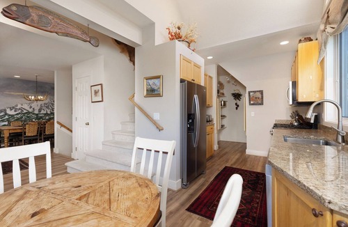 Saddle Ridge House | MoonlightBasin Multilevel Luxury Chalet, Hot Tub, 2 Decks, Outdoor seating,Views