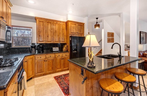 Bear Hollow Village House | Moose Mgmt at Bear Hollow 5430: Wifi, BBQ, 5min to Ski Resorts, Free Bus