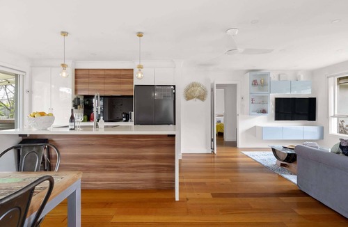 Mordialloc House | Mordialloc Coastal Escape –Beach, Garden & Parking