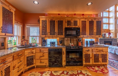 Blowing Rock House | Mossy Path Hideaway - Blowing Rock area home with easy access and ping pong!