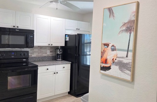 Bonita Shores Condo | Naples/Bonita Springs/Bonita Shores - 5 mins to the beach, with lake view!