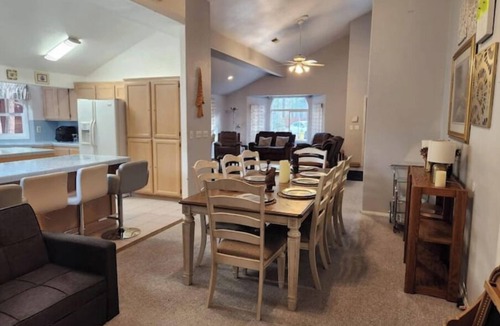 Big Bear City House | Near Lake with Hot tubs, Game Room & 06Cars Park Space
