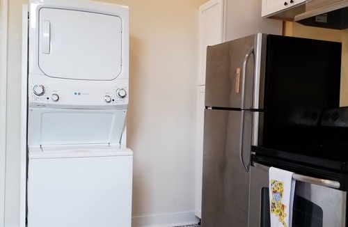 Milan Apartment | New apt in center of New Orleans! Great location for travel nurse/professionals!
