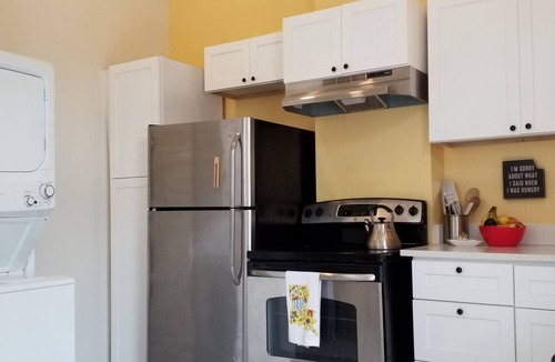 Milan Apartment | New apt in center of New Orleans! Great location for travel nurse/professionals!