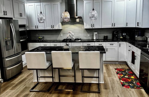Paw Creek House | New Contemporary Vacation House Uptown Charlotte