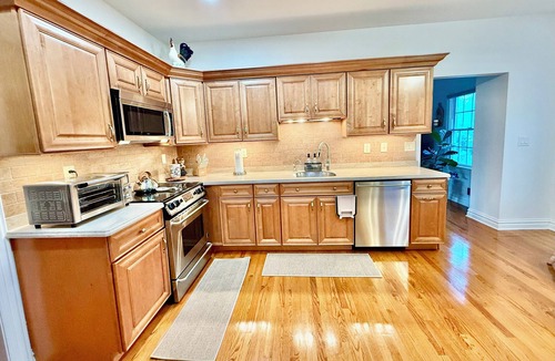 Mountainside House | NEW" Cozy pristine home in Union County NJ, Mins to NYC free coffee, Smart Tvs